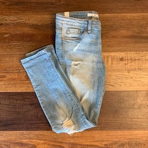 Distress KanCan Skinny Jean